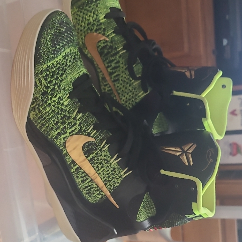 Nike Kobe9 Elite Victory Size 8. Used Not In box.